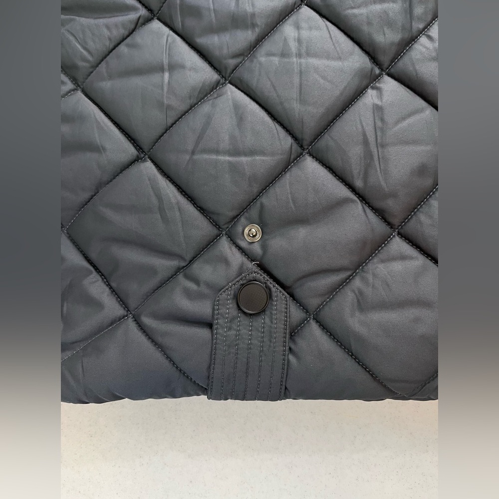 Jos. A Bank Men’s Dark Gray Quilted Puffer Vest. Size Medium. - Picture 8 of 10